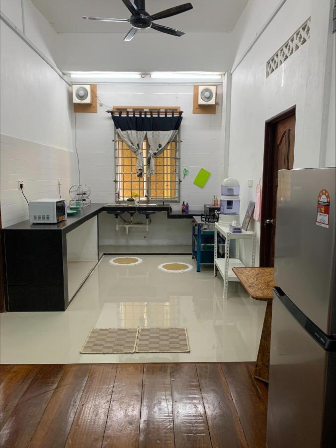 La Wood Homestay Kampung Kuala Besut Екстериор снимка